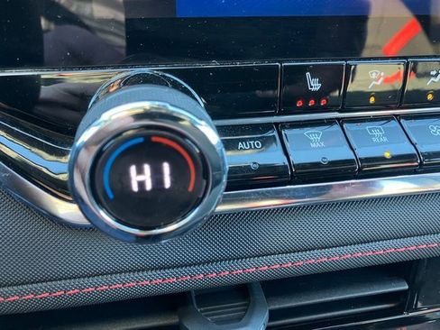 Used 2023 Chevrolet Colorado Z71 w/ Z71 Convenience Package 2 image 13