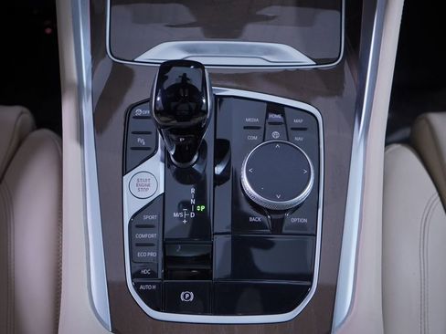 Used 2022 BMW X6 xDrive40i w/ M Sport Package image 14