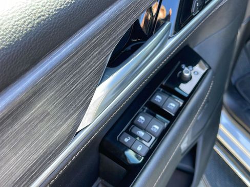 Used 2024 Jeep Wagoneer Series III image 12