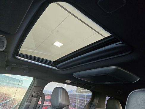 Certified 2026 Toyota Sienna Platinum image 19