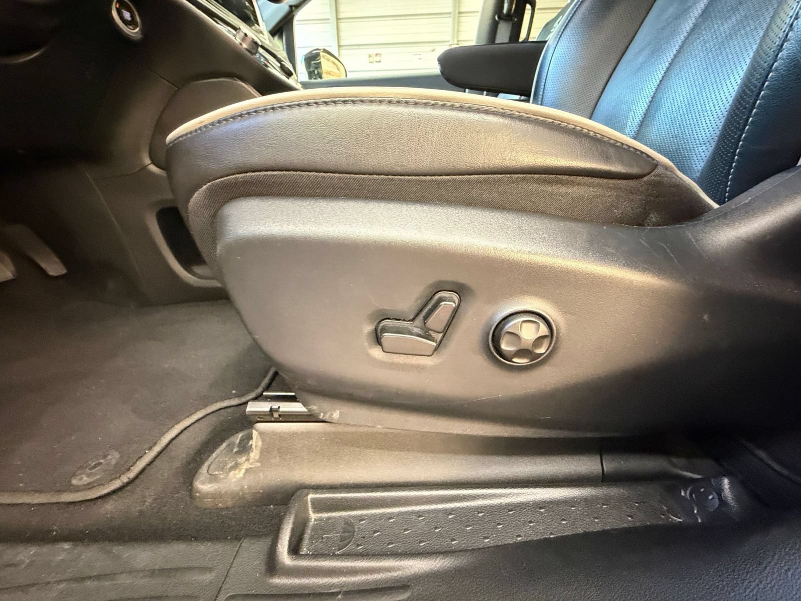 Used 2025 Chrysler Pacifica Limited FWD image 22