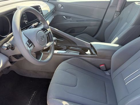 Used 2023 Hyundai Elantra SEL w/ Cargo Package FWD image 5