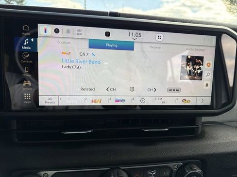 Used 2024 Jeep Wrangler Sport image 27