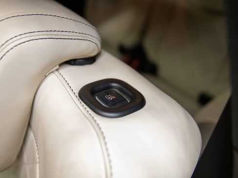 Used 2017 Mercedes-Benz GLS 550 GLS 550 Sport Utility 4D image 31