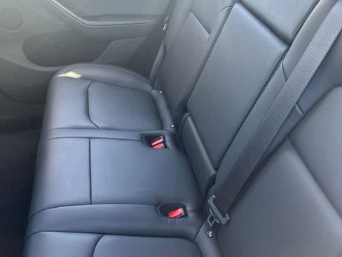 Used 2023 Tesla Model Y Long Range AWD/4WD image 5