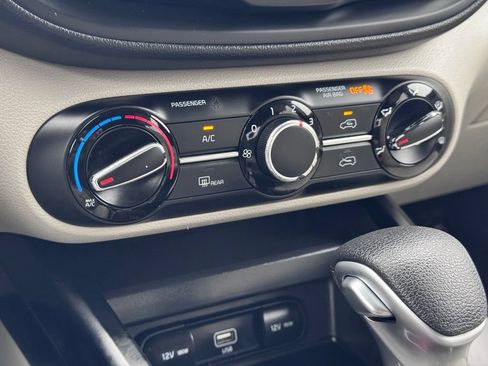 Used 2020 Kia Soul LX FWD image 10