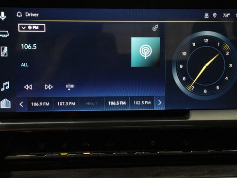 Used 2024 Chevrolet Silverado 2500 LTZ w/ LTZ Convenience Package AWD/4WD image 14