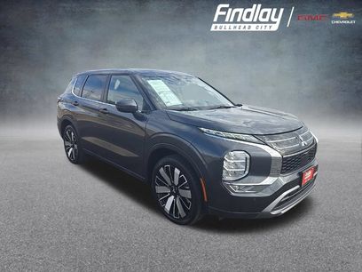Used 2025 Mitsubishi Outlander SE
