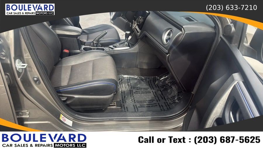 Used 2018 Toyota Corolla SE w/ SE Premium Package FWD image 33