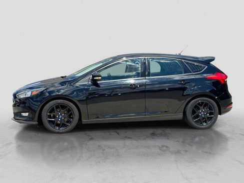 Used 2016 Ford Focus SE w/ Equipment Group 201A FWD image 3