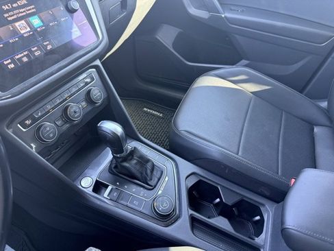 Used 2018 Volkswagen Tiguan SE image 25
