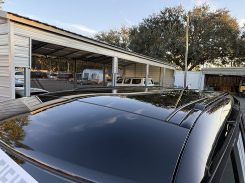 Used 2025 Land Rover Defender 110 S image 11