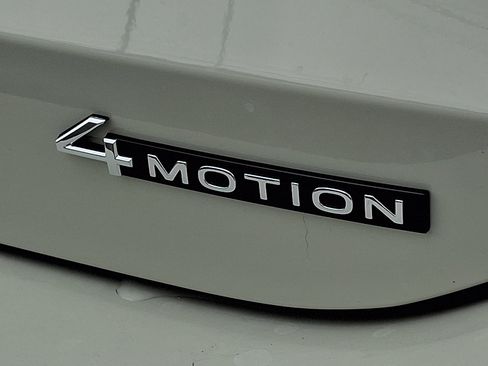 New 2026 Volkswagen Tiguan SE R-Line image 13