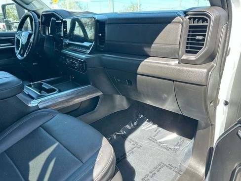 Used 2024 Chevrolet Silverado 2500 LTZ w/ LTZ Plus Package image 30