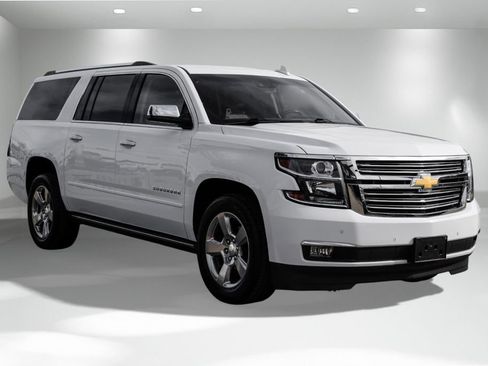Used 2020 Chevrolet Suburban Premier w/ 6.2L Performance Package image 5