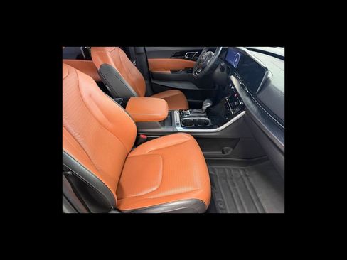Used 2024 Kia Carnival SX Prestige FWD image 18