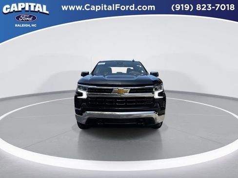 Used 2022 Chevrolet Silverado 1500 LT w/ Z71 Off-Road Package image 3