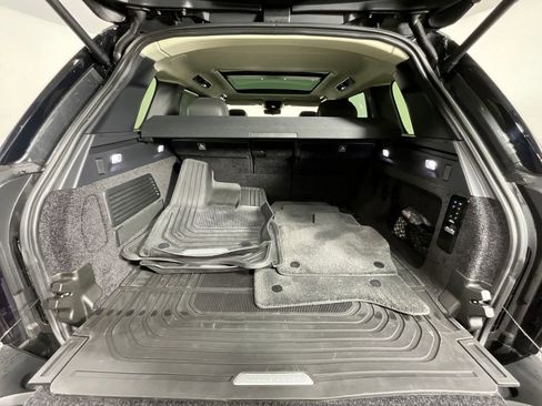 Used 2023 Land Rover Range Rover Autobiography image 27