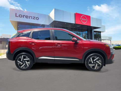 Used 2025 Nissan Kicks SV FWD image 4