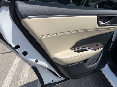 Used 2018 Honda Clarity Plug-In Hybrid image 13