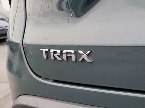 Used 2025 Chevrolet Trax LT w/ Sunroof Package image 6