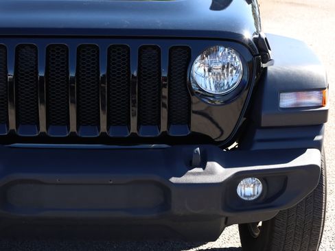 Used 2023 Jeep Wrangler Sport S image 15