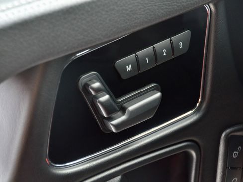 Used 2016 Mercedes-Benz G 63 AMG 4MATIC image 31