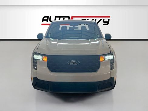 Used 2025 Ford Maverick XLT FWD image 2