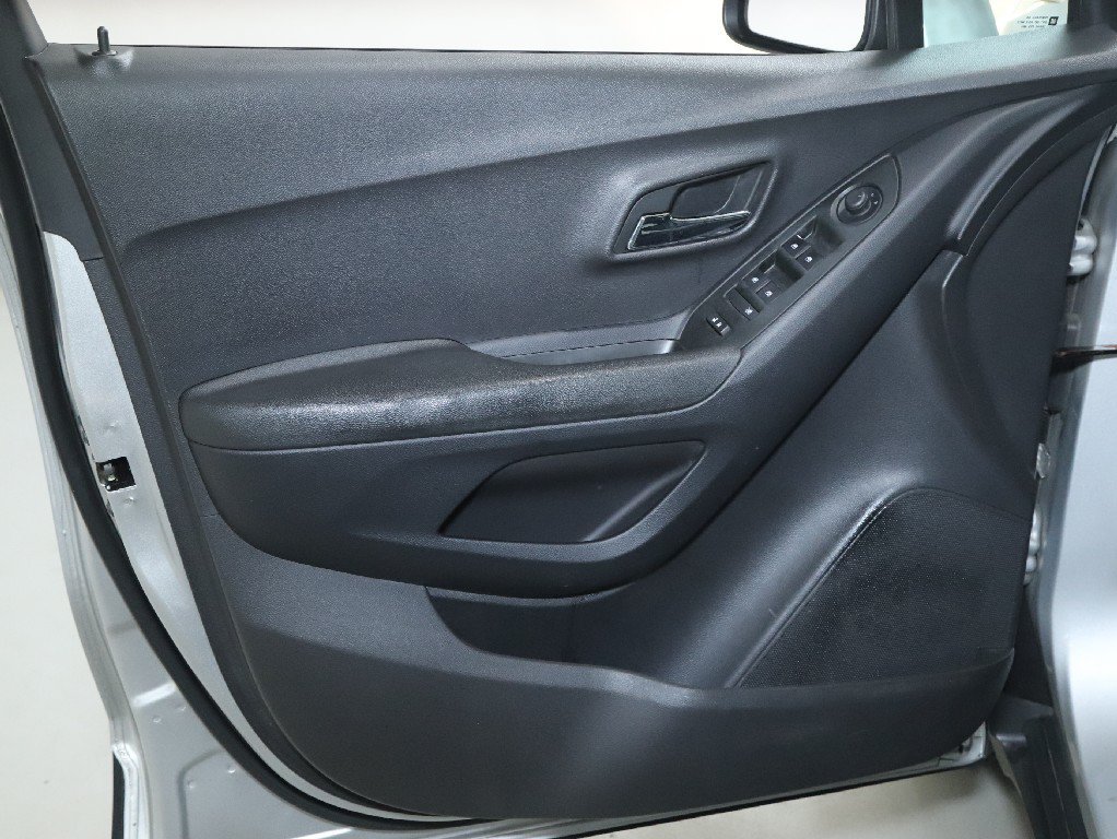Used 2019 Chevrolet Trax LT AWD/4WD image 15