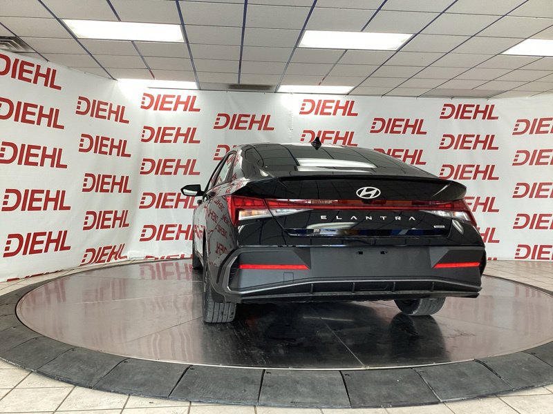 New 2026 Hyundai Elantra SEL FWD image 5