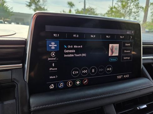 Used 2021 Chevrolet Suburban LT RWD image 29