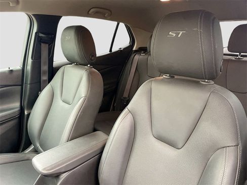 Used 2024 Buick Encore GX Sport Touring image 12