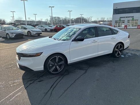 Used 2023 Honda Accord Sport image 14
