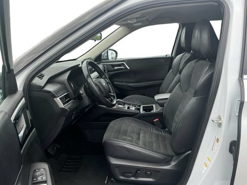 Used 2023 Mitsubishi Outlander SE FWD image 14