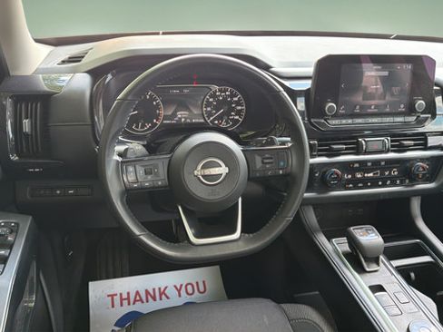 Used 2023 Nissan Pathfinder SV w/ SV Premium Package AWD/4WD image 14