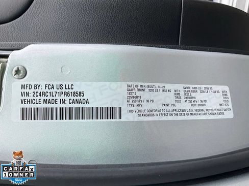 Used 2023 Chrysler Pacifica Touring-L w/ S Appearance Package FWD image 23