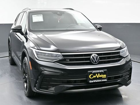 Used 2023 Volkswagen Tiguan SE R-Line image 4