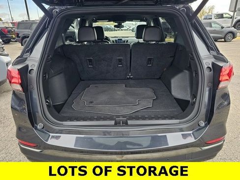 Used 2022 Chevrolet Equinox RS w/ RS Leather Package image 10