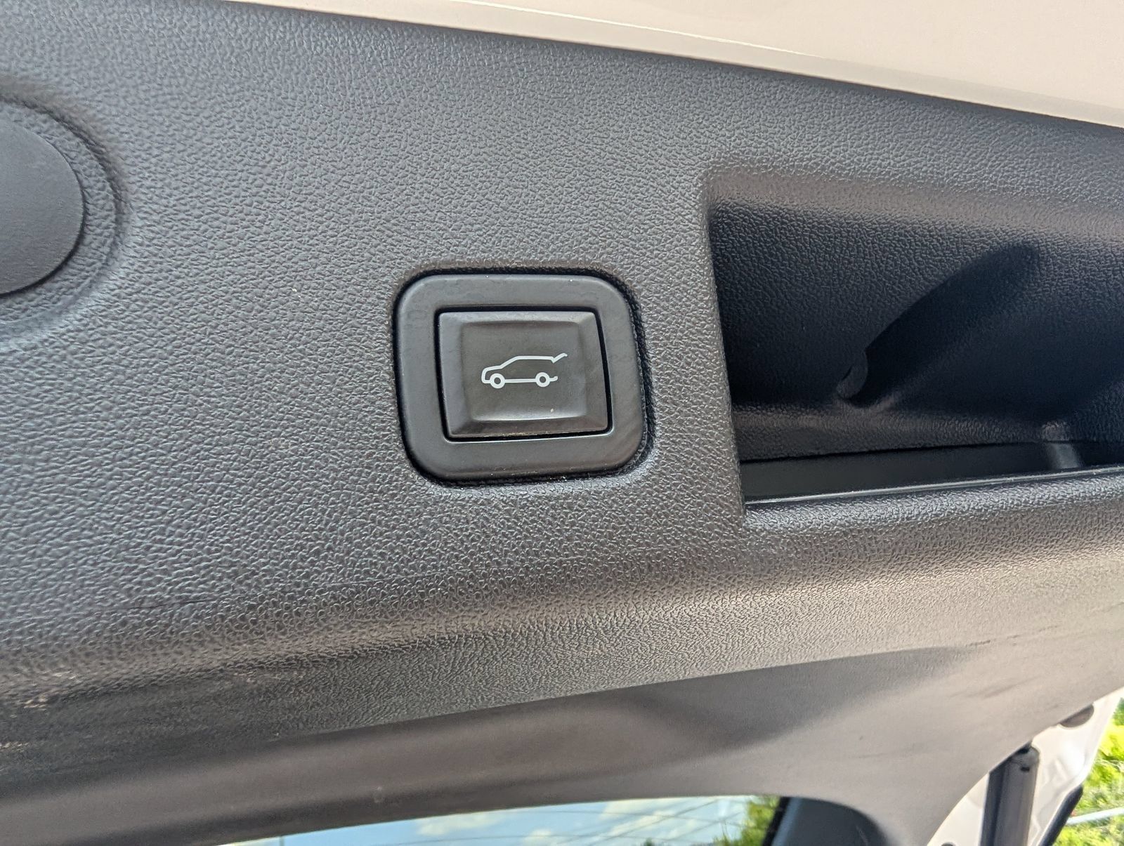 Used 2023 Chevrolet Equinox RS w/ LPO, Floor Liner Package AWD/4WD image 21