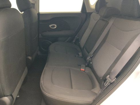 Used 2019 Kia Soul + image 18