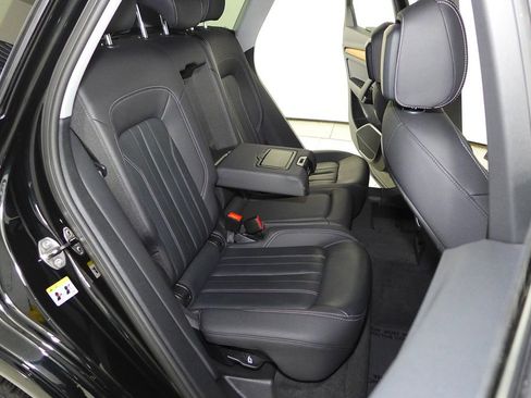Used 2023 Audi Q5 2.0T Premium w/ Convenience Package AWD/4WD image 19