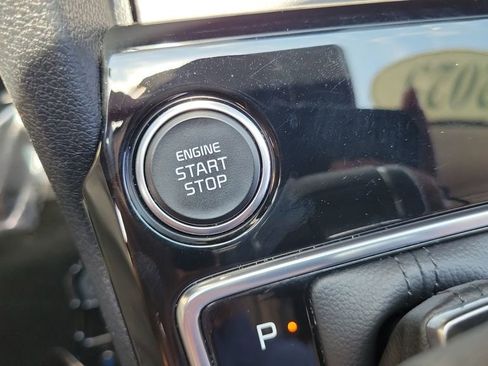 Used 2025 Kia Sportage EX FWD image 31