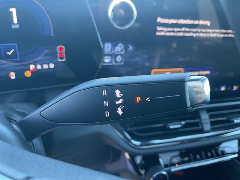 New 2025 Chevrolet Equinox EV RS image 25