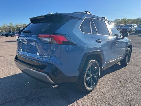 Used 2024 Toyota RAV4 SE w/ Convenience Package image 5