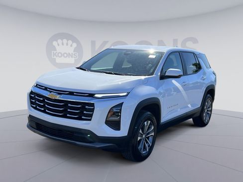 Used 2026 Chevrolet Equinox LT FWD image 5