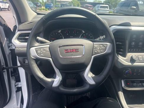 Certified 2023 GMC Acadia SLT FWD image 10