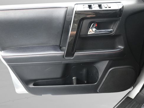 Certified 2024 Toyota 4Runner TRD Off-Road Premium w/ Moonroof Package AWD/4WD image 31