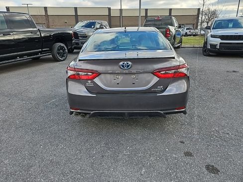 Used 2024 Toyota Camry SE image 6