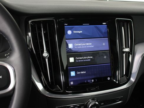 Certified 2023 Volvo S60 B5 Core image 9