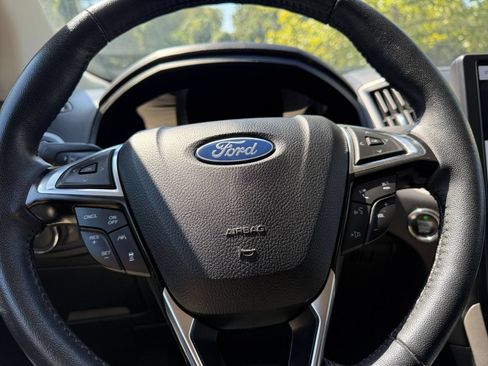 Used 2024 Ford Edge SEL AWD/4WD image 24